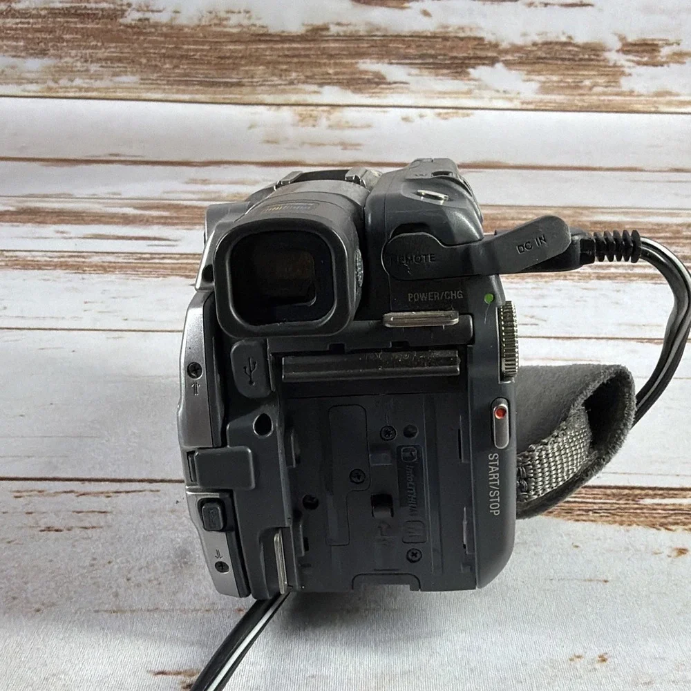 Sony Handycam DCR-DVD103 DVD Camcorder Body ONLY Broken Focus Parts Repair